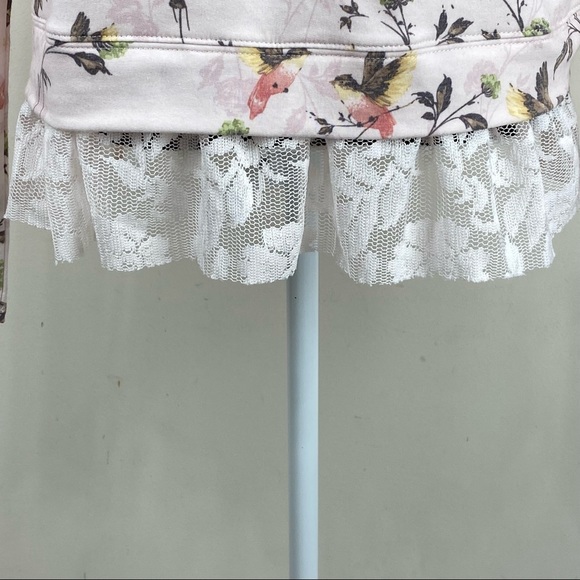 Verve Ami Long Sleeve Sloped Shoulder Pull Over Top With Lace Edge Hem Size Med - Picture 3 of 9